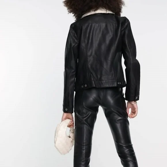 Levi's trucker sherpa collar jacket - Picture 6 of 16